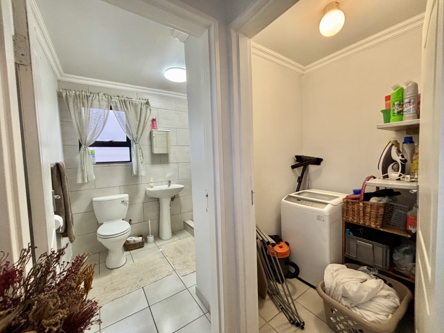 3 Bedroom Property for Sale in Loucharmante Western Cape